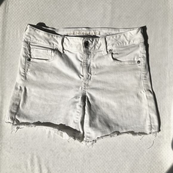 American Eagle Women Shorts 8 White Denim Next Level Stretch X Frayed Hem 5" - Picture 1 of 11